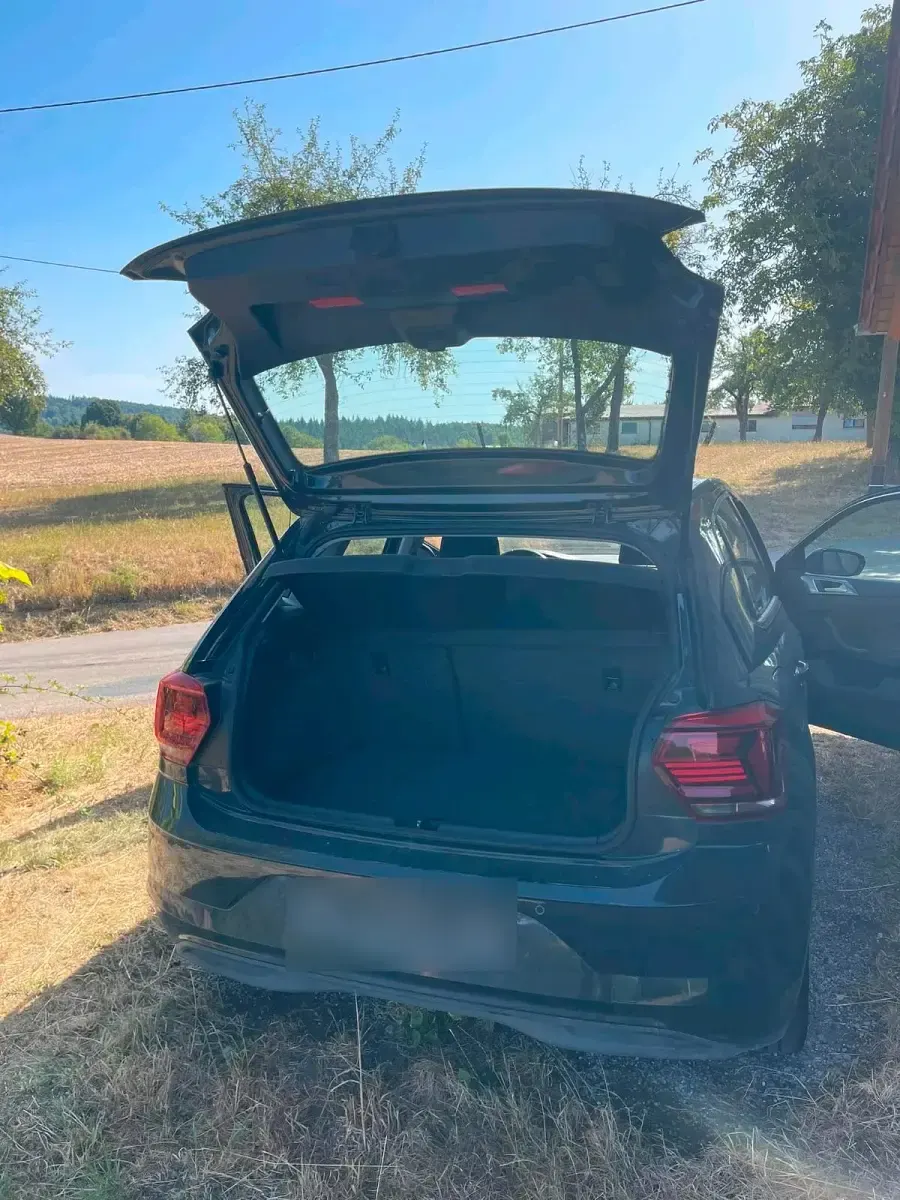 Gebraucht VW Polo 90 PS (66 kW) 2019 Grau Kleinwagen