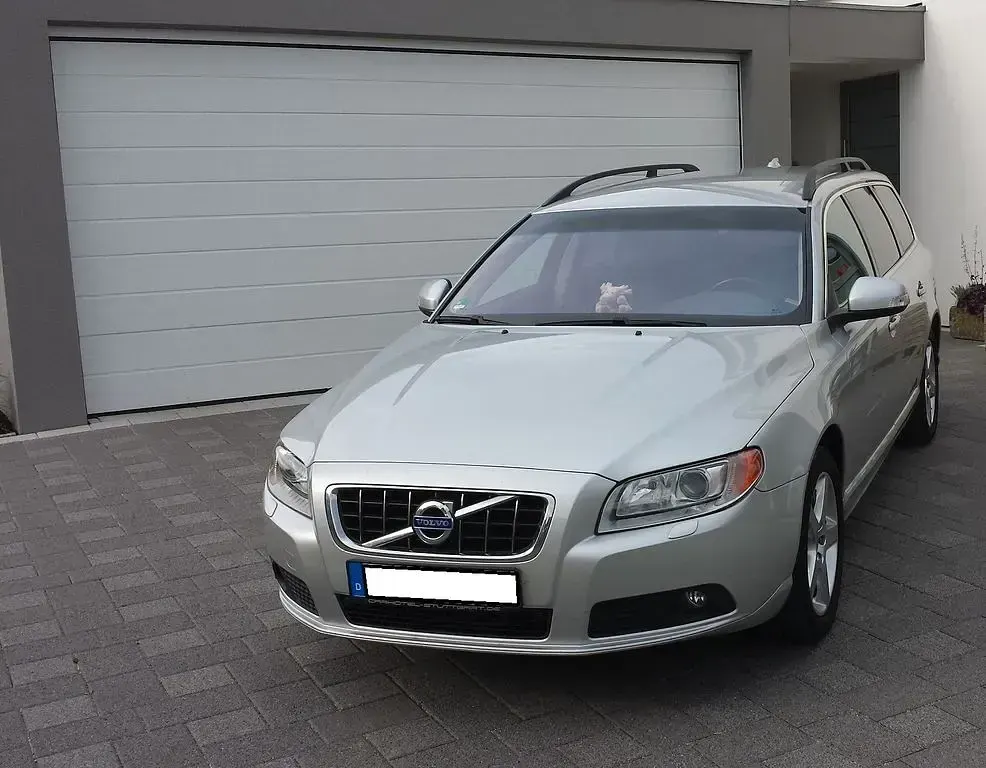 Gebraucht Volvo V70 Summum 205 PS (150 kW) 2010 Silber Kombi