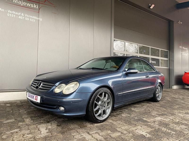 Gebraucht Mercedes CLK500 306 PS (225 kW) 2003 Blau Coupé