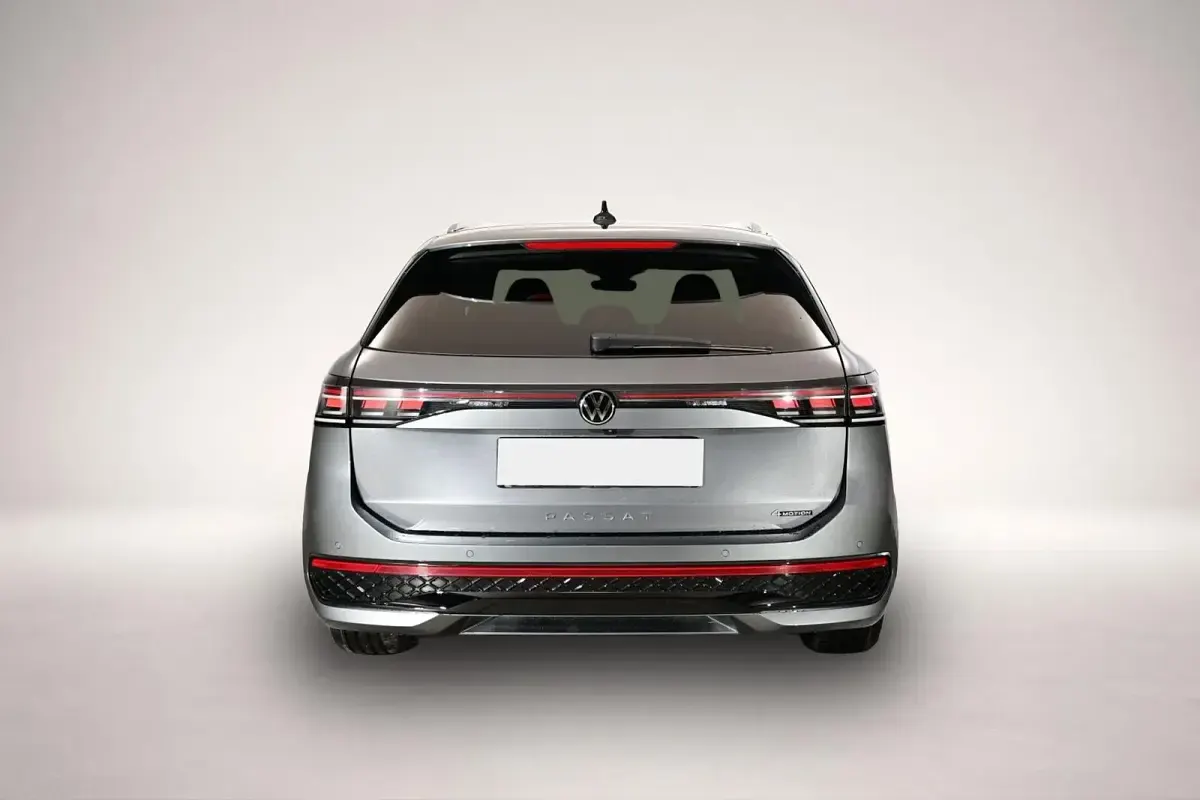 Gebraucht VW Passat R-line 265 PS (194 kW) 2026 Manufacturer Kombi