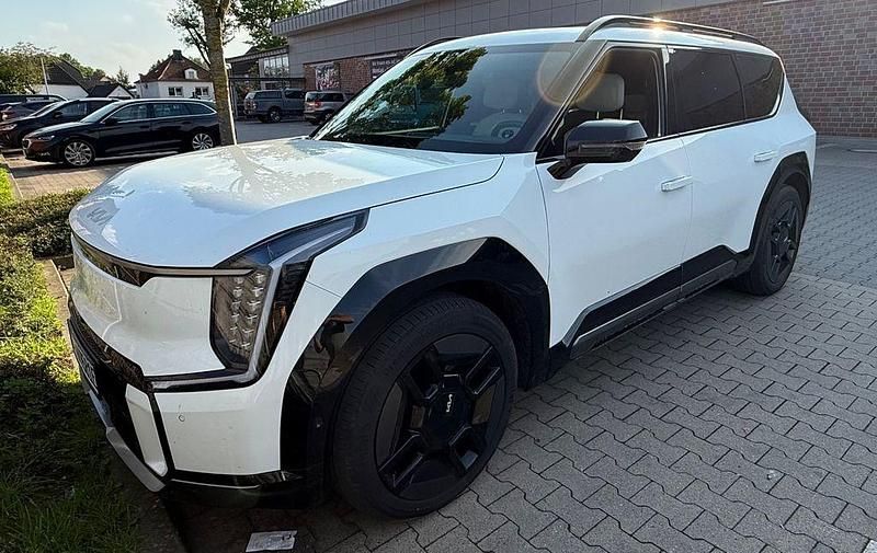 Weiß Gebraucht 2024 Kia EV9 GT-Line SUV | 64.900 € (Fairer Preis) - Bild 1/4
