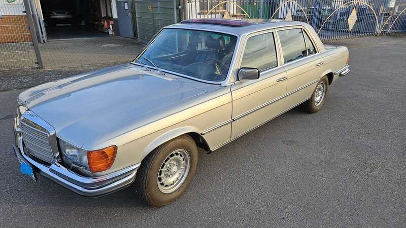 Silber Gebraucht 1976 Mercedes 450 Limousine | 32.000 € - Bild 1/4
