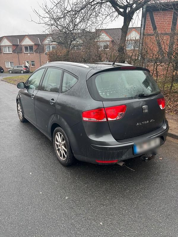 Gebraucht Seat Altea 105 PS (77 kW) 2010 Grau SUV
