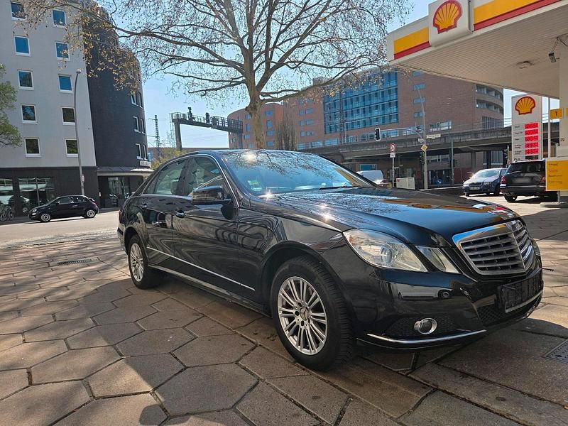 Second-hand Mercedes E350 292 CP (214 kW) 2011 Negru Berlinǎ