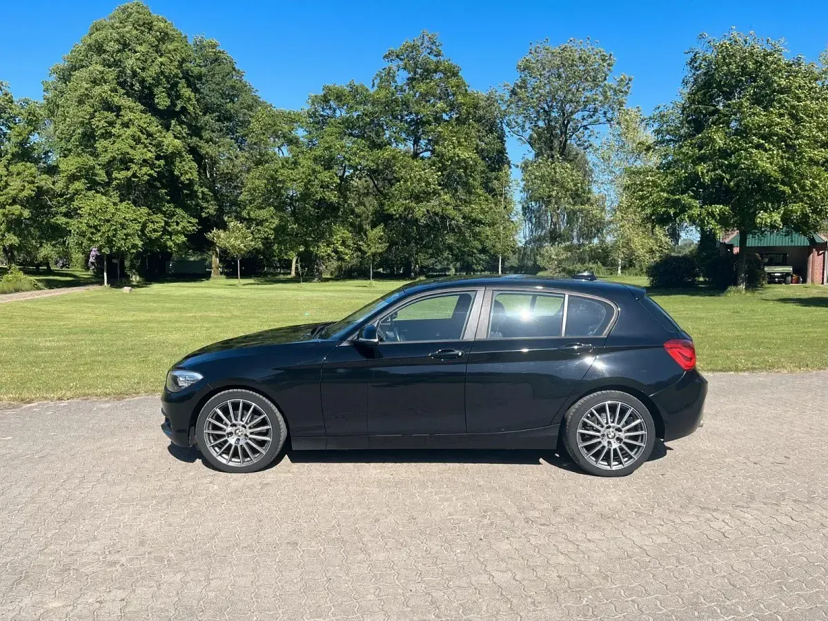 Gebraucht BMW 116 116 PS (85 kW) 2016 Schwarz Kleinwagen
