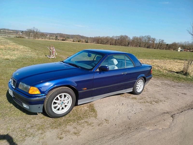 Blau Gebraucht 1996 BMW 318 Cabriolet Cabrio | 4.000 € (Etwas zu teuer) - Bild 1/4