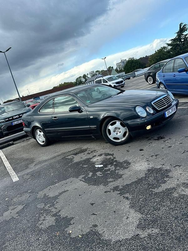 Schwarz Gebraucht 1997 Mercedes CLK200 Coupé | 3.700 € - Bild 1/4
