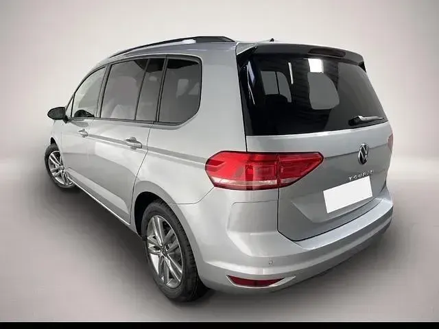 Gebraucht VW Touran Comfortline 150 PS (110 kW) 2026 Manufacturer Van / Kleinbus
