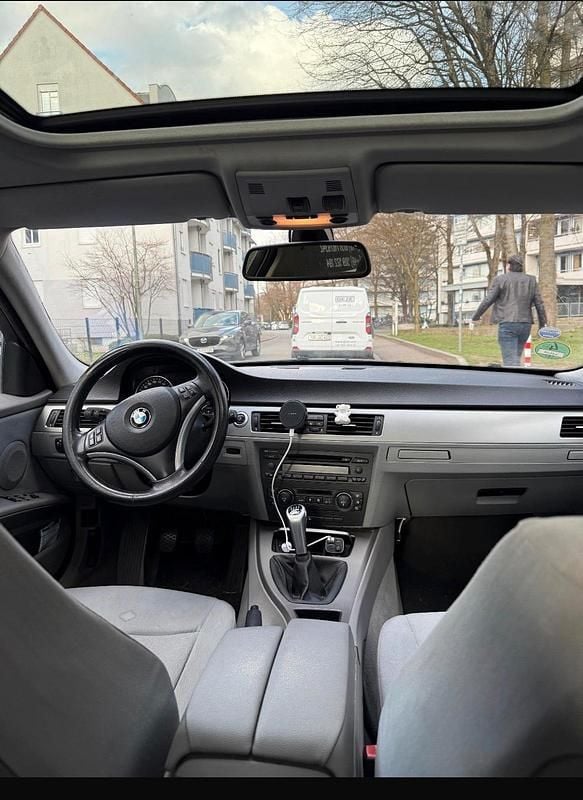 Gebraucht BMW 320 150 PS (110 kW) 2005 Blau Limousine