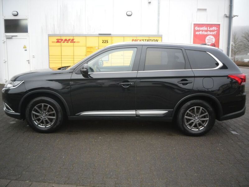 Schwarz Gebraucht 2017 Mitsubishi Outlander Edition SUV | 11.999 € (Guter Preis) - Bild 1/4