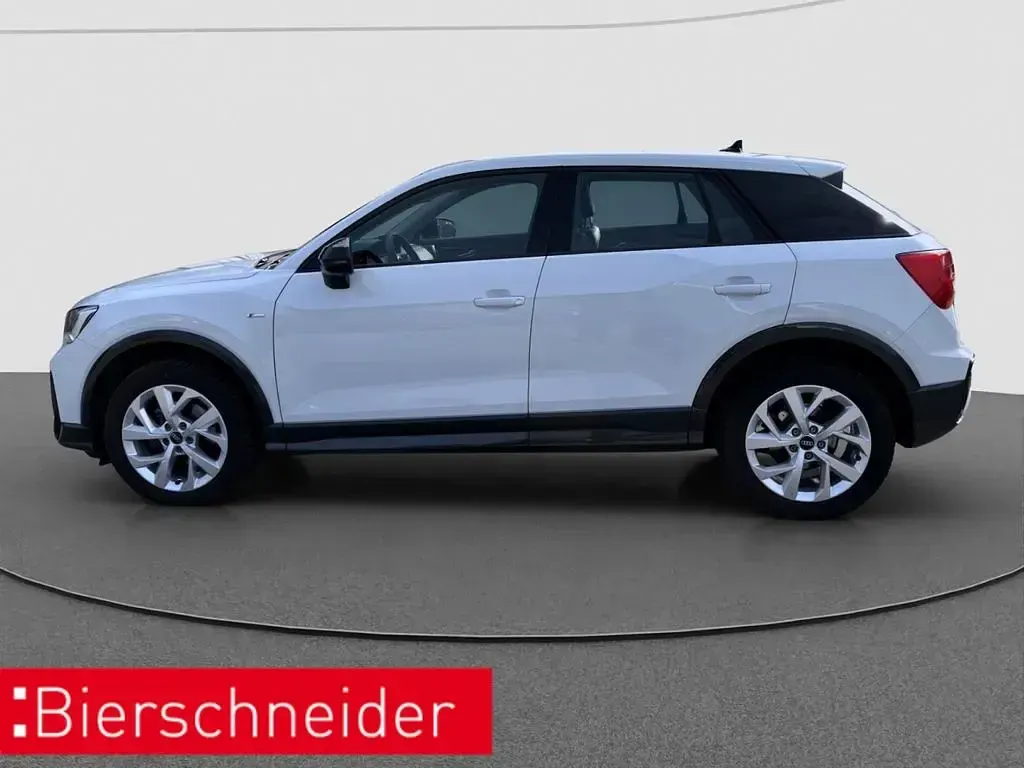 Używany Audi Q2 Performance 150 KM (110 kW) 2023 Biały SUV