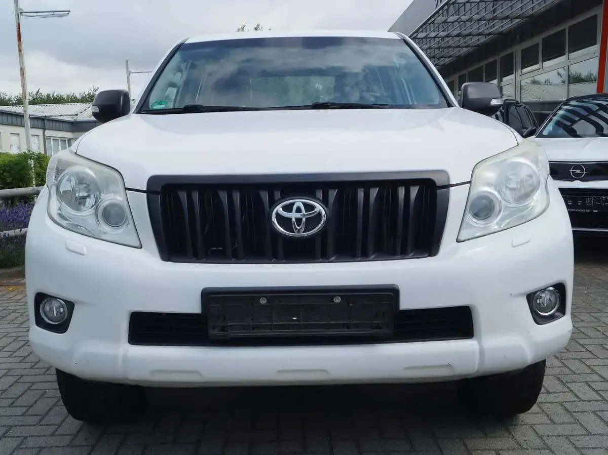 Gebraucht Toyota Land Cruiser Basis 190 PS (139 kW) 2013 Super white 2 SUV