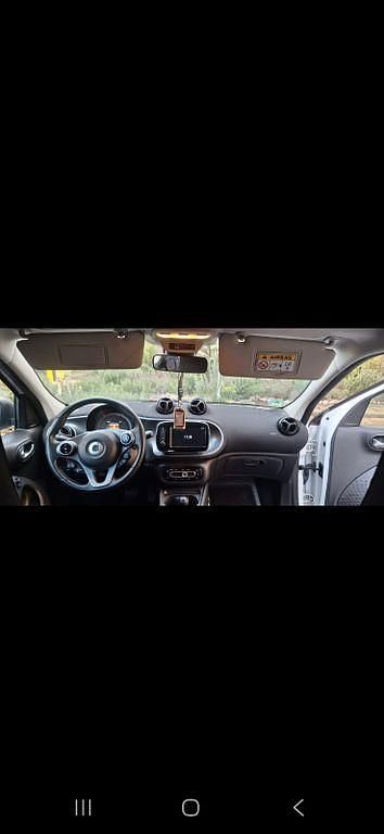 Weiß Gebraucht 2018 Smart ForFour Kleinwagen | 11.550 € (Fairer Preis) - Bild 1/4