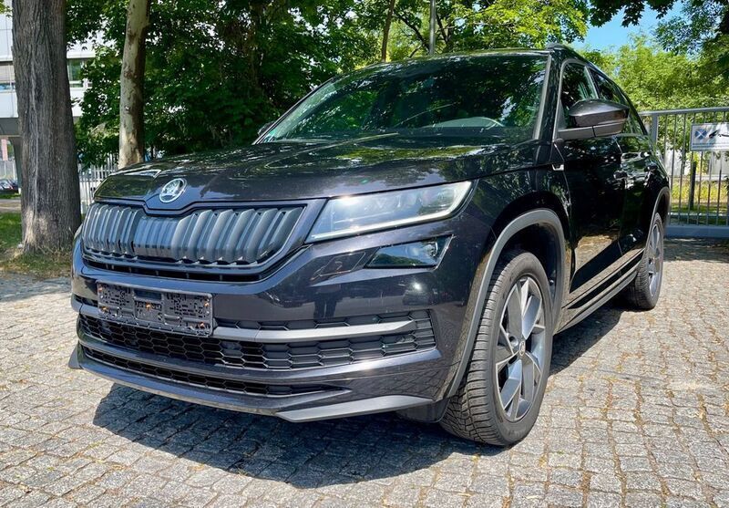 Schwarz Gebraucht 2020 Skoda Kodiaq SportLine SUV | 25.990 € (Fairer Preis) - Bild 1/4