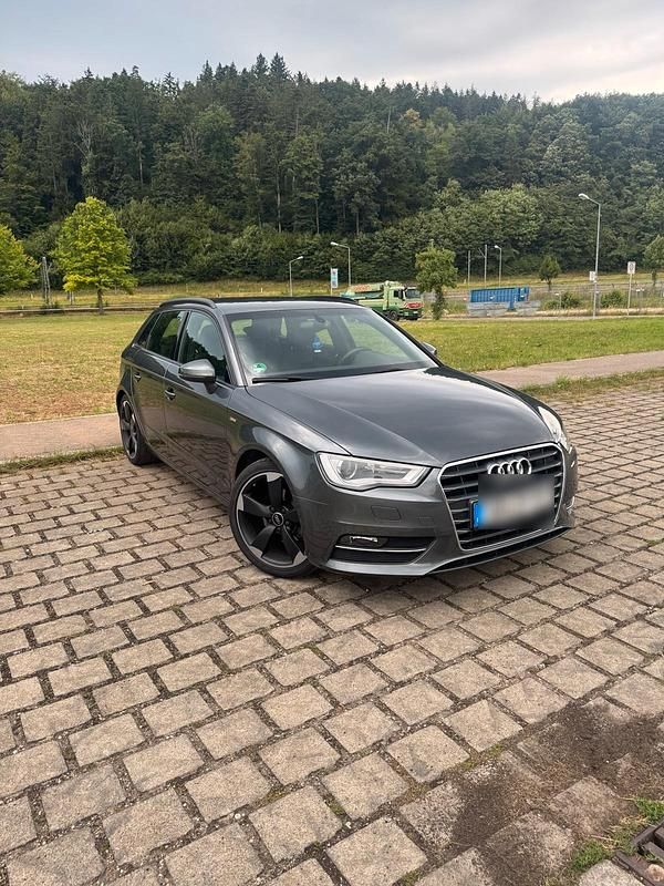 Grau Gebraucht 2013 Audi A3 S-Line Limousine | 15.500 € (Etwas zu teuer) - Bild 1/4