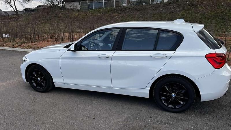 Gebraucht BMW 118 Advantage 136 PS (100 kW) 2017 Weiß Kleinwagen