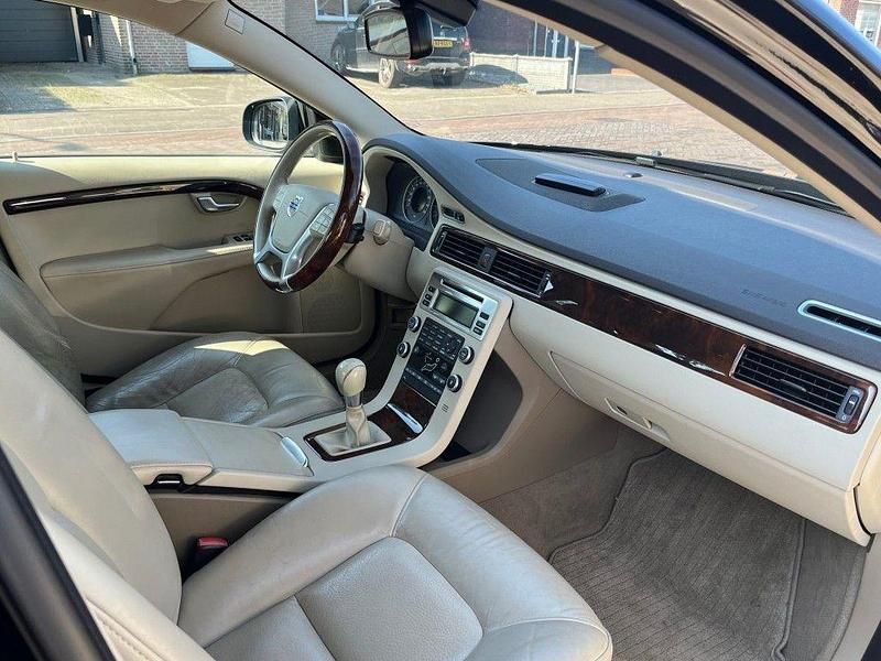 Gebraucht Volvo S80 145 PS (106 kW) 2010 Schwarz Limousine