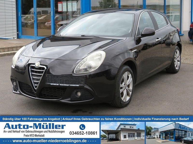 Etna schwarz met. Gebraucht 2012 Alfa Romeo Giulietta Turismo Kleinwagen | 3.490 € (Guter Preis) - Bild 1/4