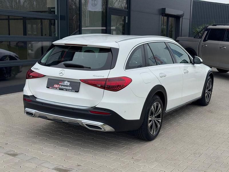 Gebraucht Mercedes C220 200 PS (147 kW) 2022 Weiß Limousine