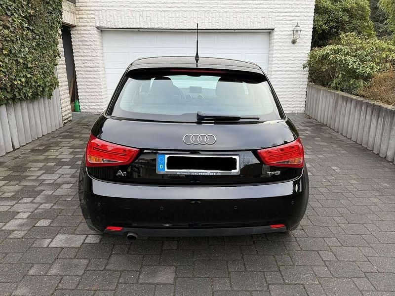 Gebraucht Audi A1 Attraction 86 PS (63 kW) 2013 Schwarz Kleinwagen