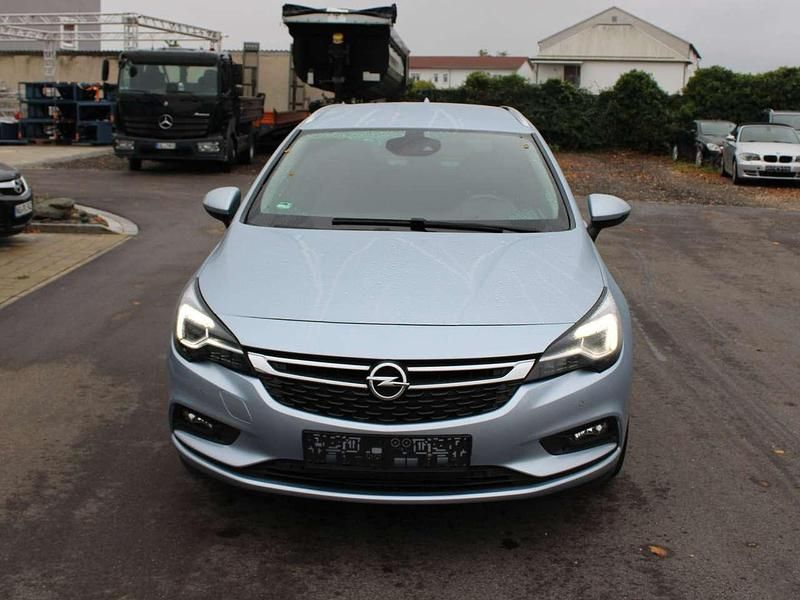 Gebraucht Opel Astra Innovation 110 PS (80 kW) 2018 Diamant blau(m2) / diam silb Kombi