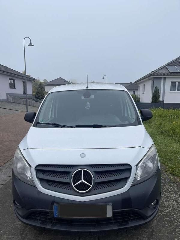 Weiß Gebraucht 2016 Mercedes Citan 108 Van | 5.000 € (Fairer Preis) - Bild 1/4