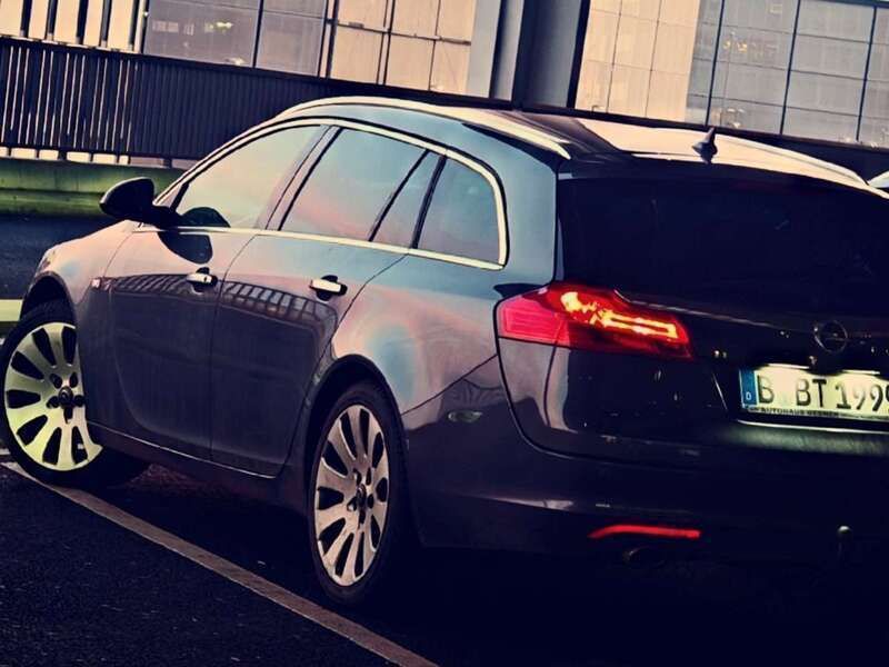 Grau Gebraucht 2009 Opel Insignia Kombi | 6.900 € (Etwas zu teuer) - Bild 1/4