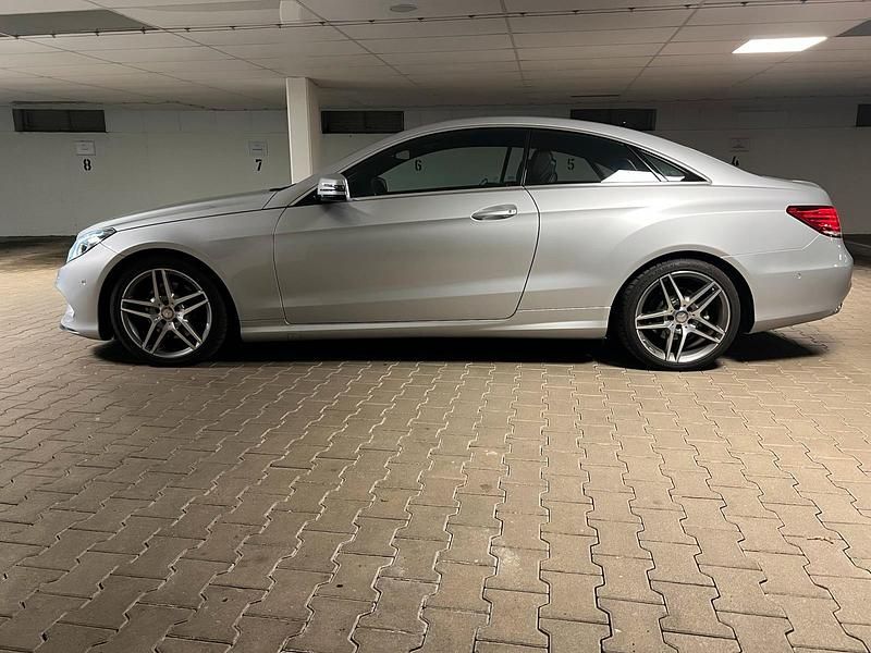 Gebraucht Mercedes E250 AMG 211 PS (155 kW) 2015 Silber Coupé