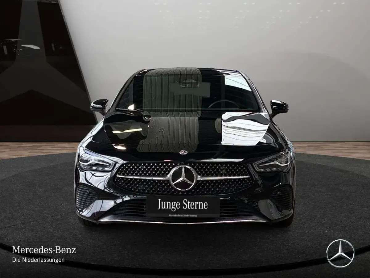 Gebraucht Mercedes CLA180 Progressive 136 PS (100 kW) 2025 Kosmosschwarz Kombi