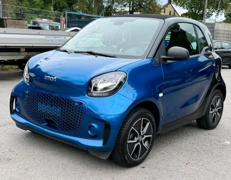 Schwarz Gebraucht 2021 Smart ForTwo Electric Drive Kleinwagen | 8.500 € - Bild 1/4