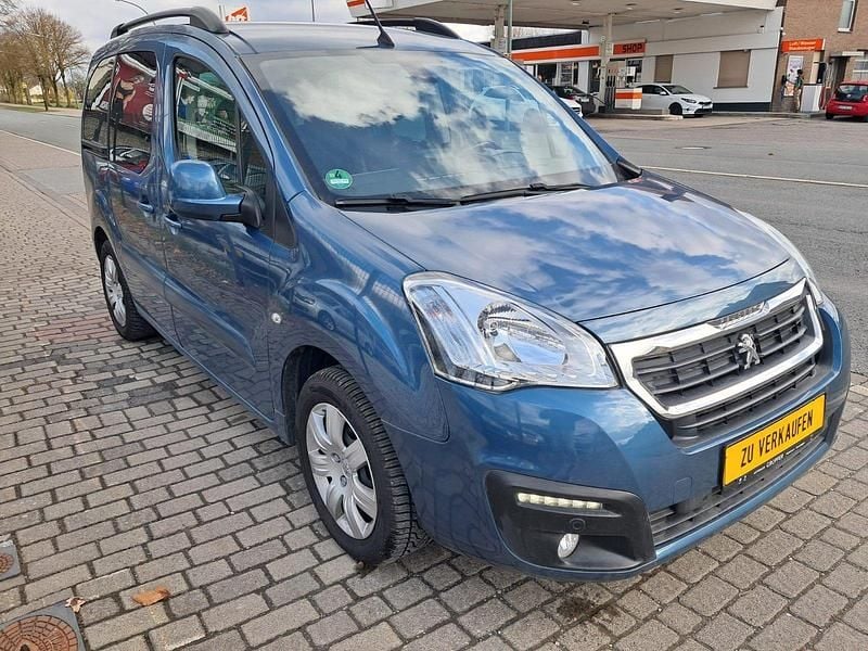 Gebraucht Peugeot TePee 110 PS (80 kW) 2016 Blau Kombi