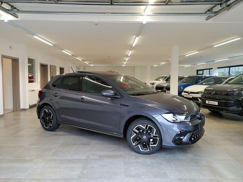 Grau Neu 2025 VW Polo R-line Limousine | 27.890 € (Etwas zu teuer) - Bild 1/4
