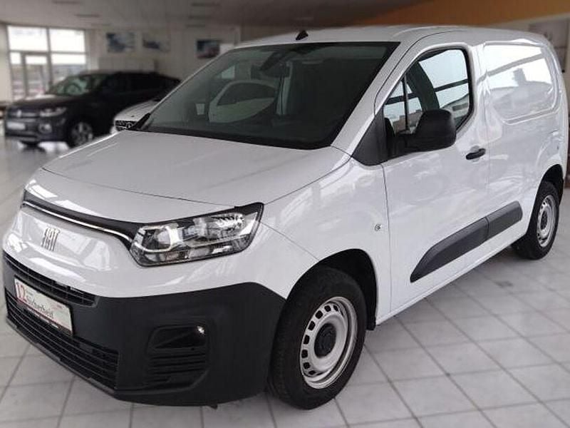 Gebraucht Fiat Doblò 102 PS (75 kW) 2022 Weiß Van / Kleinbus