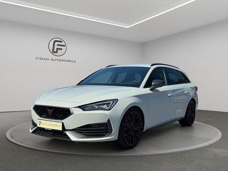 Weiß Gebraucht 2022 Cupra Leon VZ Limousine | 28.990 € (Guter Preis) - Bild 1/4