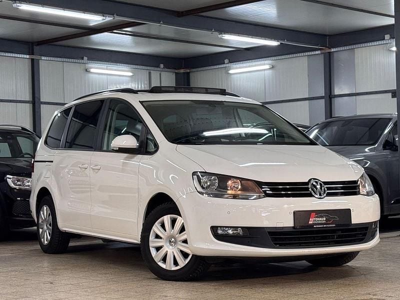 Weiß Gebraucht 2013 VW Sharan Trendline Van / Kleinbus | 14.890 € (Fairer Preis) - Bild 1/4