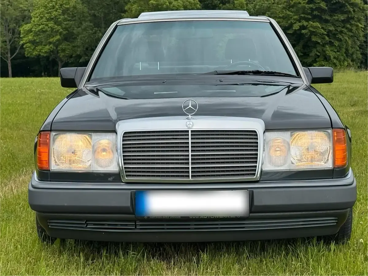 Gebraucht Mercedes E300 Sportline 180 PS (132 kW) 1991 Schwarz Limousine