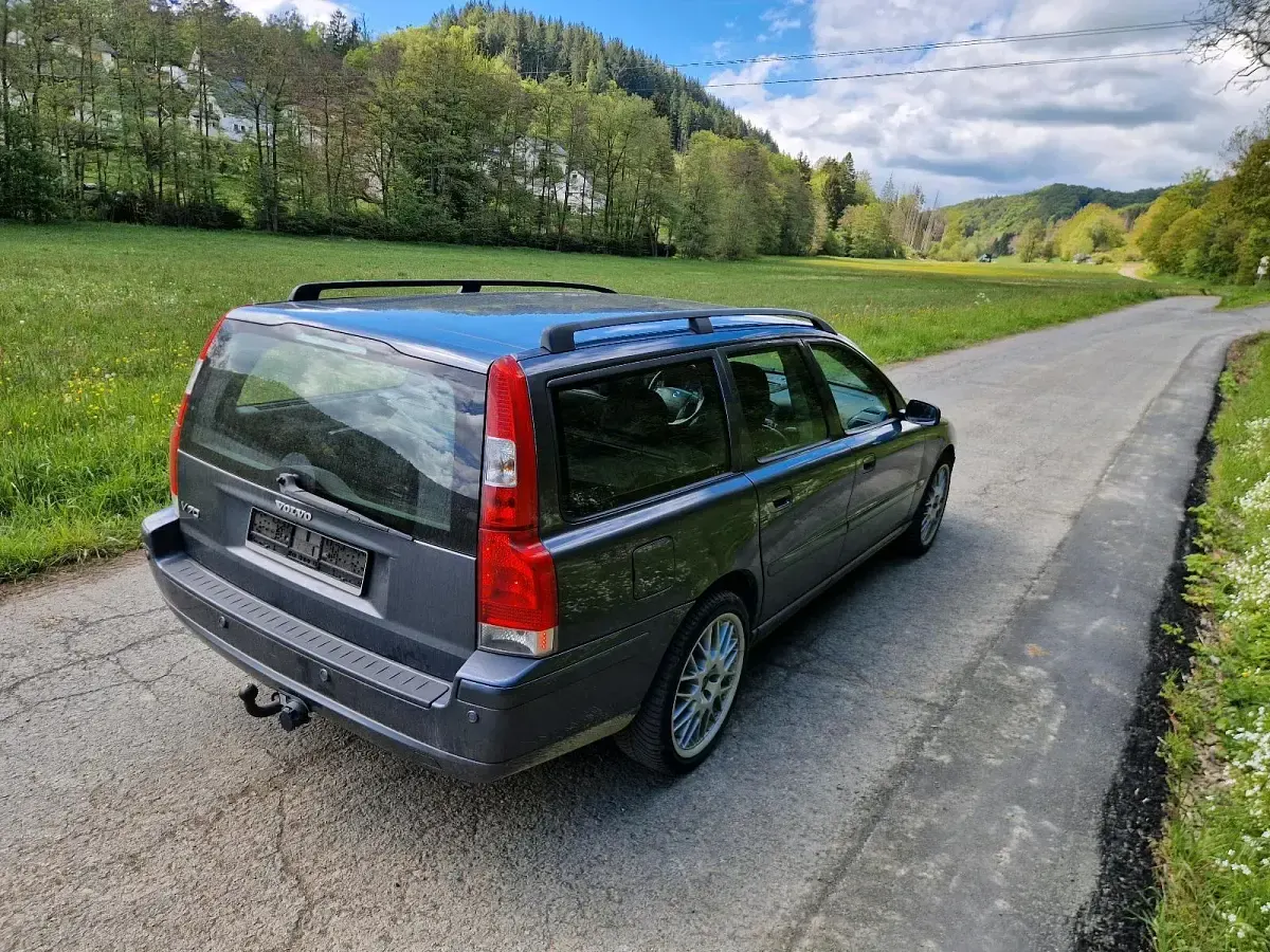 Używany Volvo V70 260 KM (191 kW) 2005 Szary Kombi