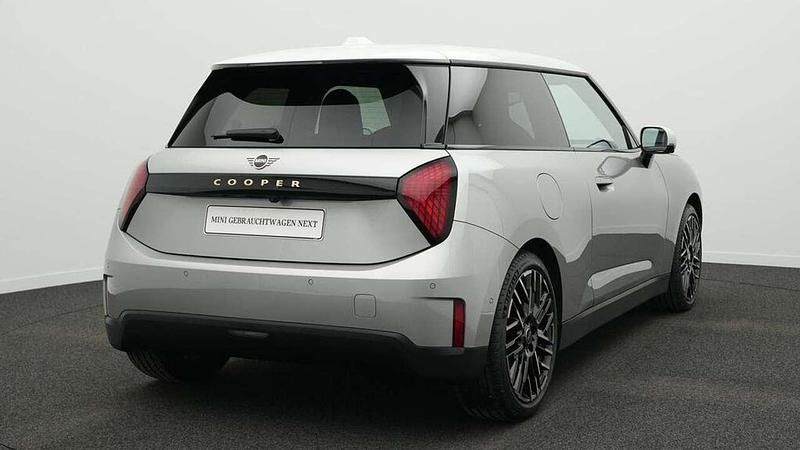 Gebraucht Mini Cooper Favoured 135 kW (184 PS) 2024 Grau Kleinwagen