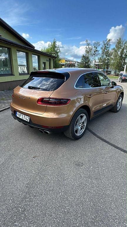 Beige Gebraucht 2015 Porsche Macan S SUV | 24.900 € - Bild 1/4