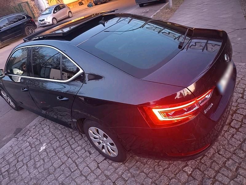Gebraucht Skoda Superb LAURIN & KLEMENT 190 PS (139 kW) 2016 Schwarz Limousine
