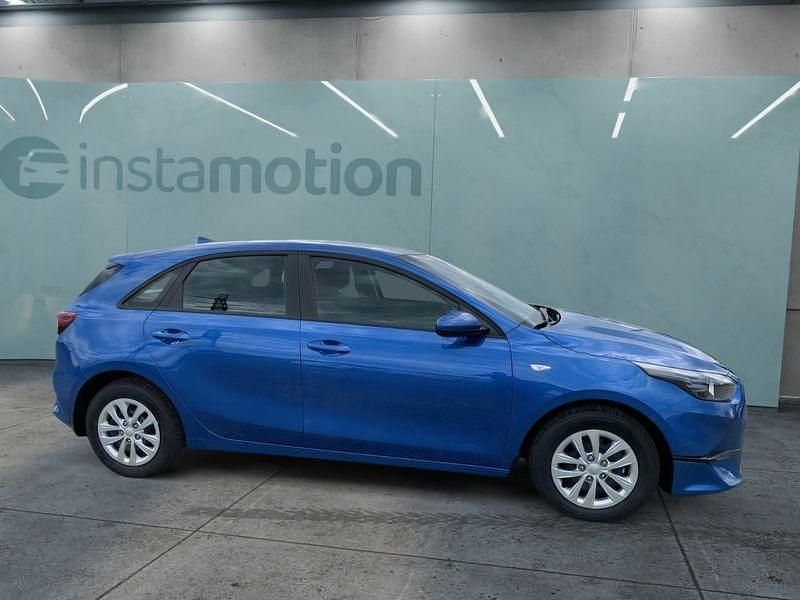 Neu Kia Ceed 140 PS (102 kW) 2025 Blau Kleinwagen