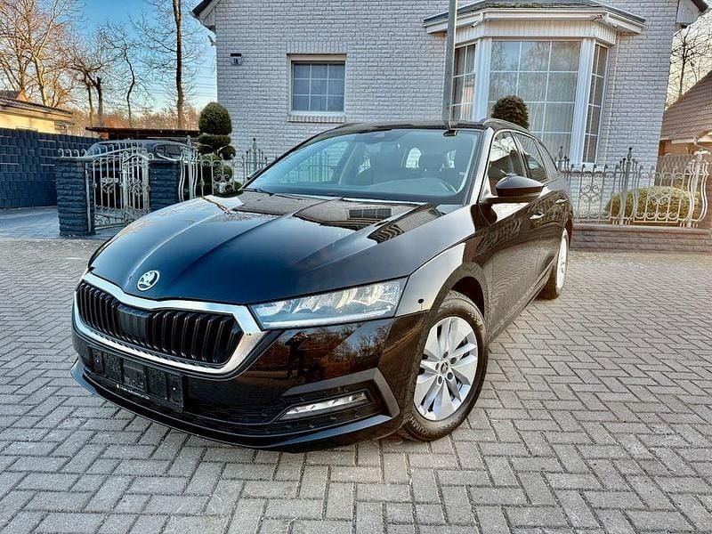 Schwarz Gebraucht 2023 Skoda Octavia Limousine | 19.998 € (Superpreis) - Bild 1/4