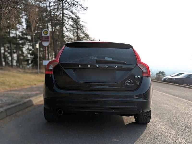 Gebraucht Volvo V60 136 PS (100 kW) 2014 Schwarz Kombi