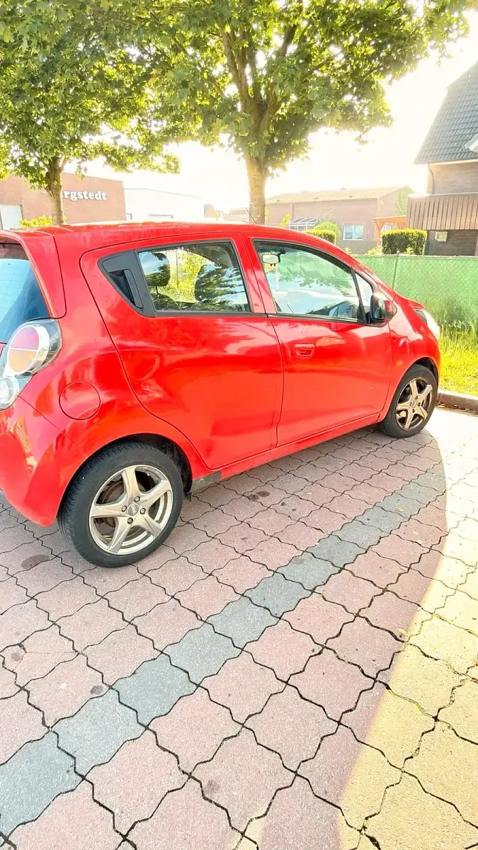 Gebraucht Chevrolet Spark 68 PS (50 kW) 2010 Rot Kleinwagen