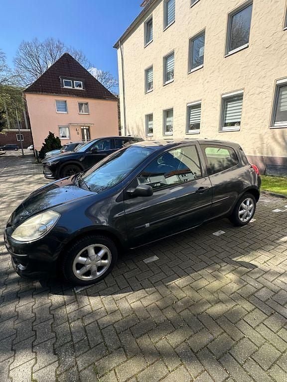 Gebraucht Renault Clio II 75 PS (55 kW) 2007 Schwarz Limousine