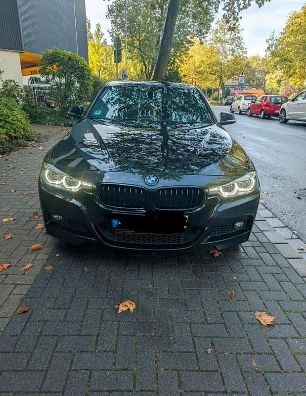 Schwarz Gebraucht 2018 BMW 318 M Sport Limousine | 16.700 € (Fairer Preis) - Bild 1/4