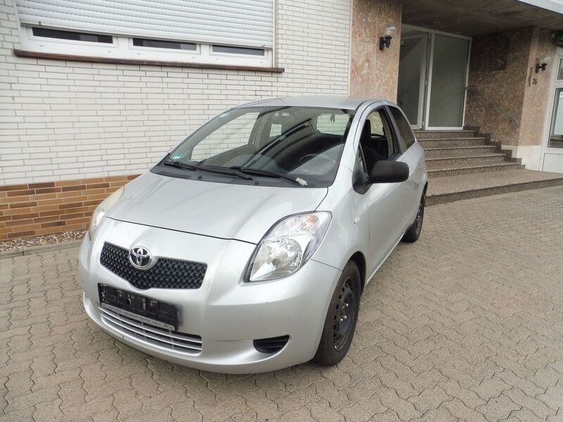 Silber Gebraucht 2006 Toyota Yaris Sol Kleinwagen | 1.290 € (Fairer Preis) - Bild 1/4