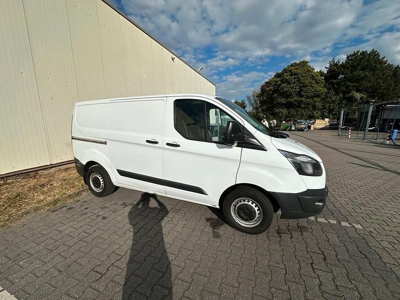Gebraucht Ford Transit Custom 105 PS (77 kW) 2017 Weiß Van / Kleinbus