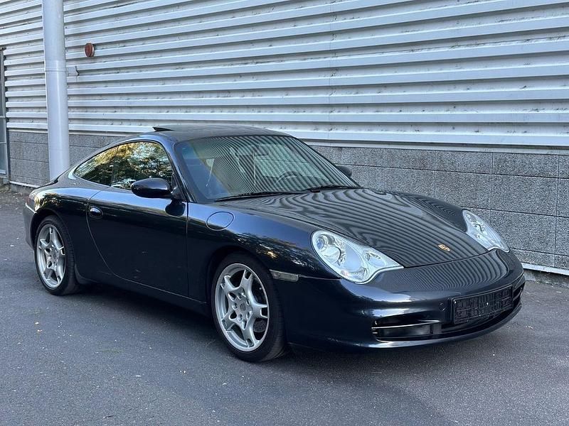Blau Gebraucht 2004 Porsche 911 Carrera Coupé | 29.990 € (Superpreis) - Bild 1/4