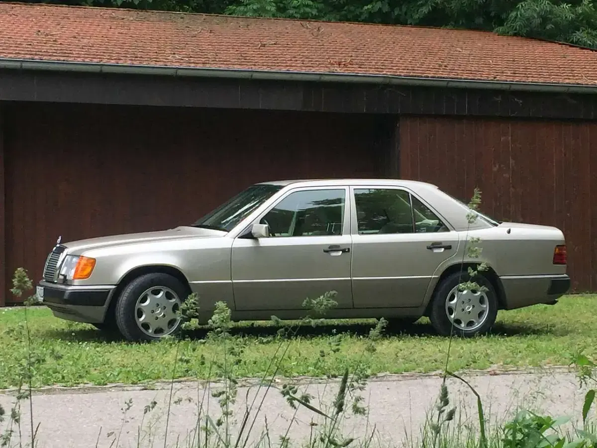 Gebraucht Mercedes E400 279 PS (205 kW) 1993 Beige Limousine